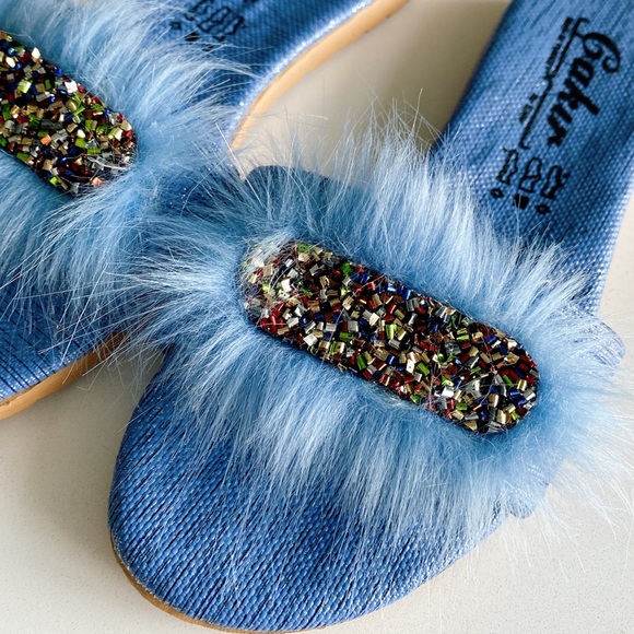 Fluffy blue slipper shoes with beaded details - Picture 2 of 4